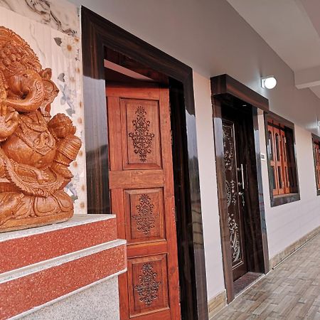 Chairosana Mansion Bhubaneswar Bagian luar foto