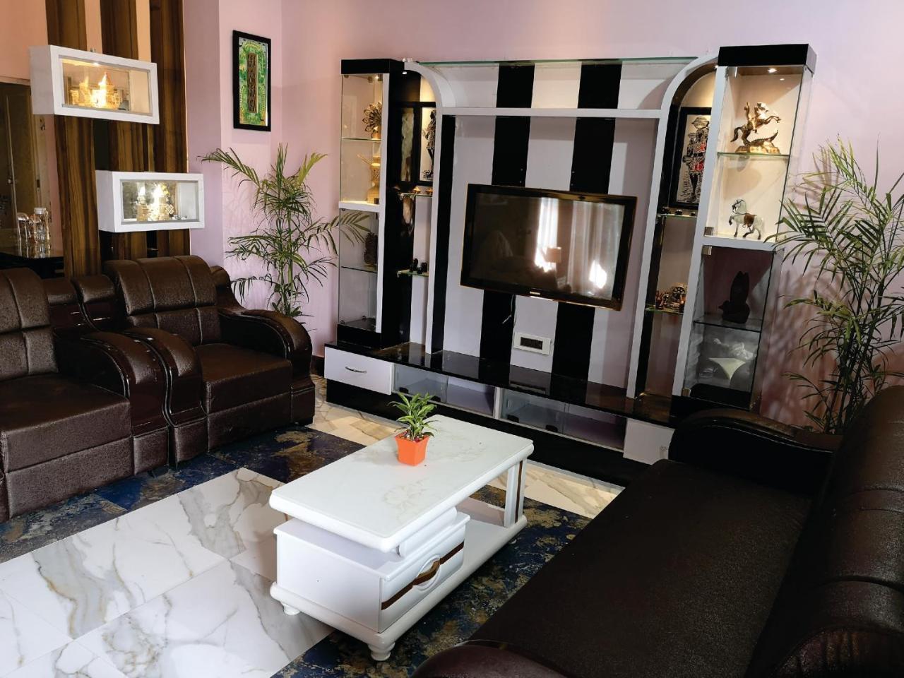 Chairosana Mansion Bhubaneswar Bagian luar foto